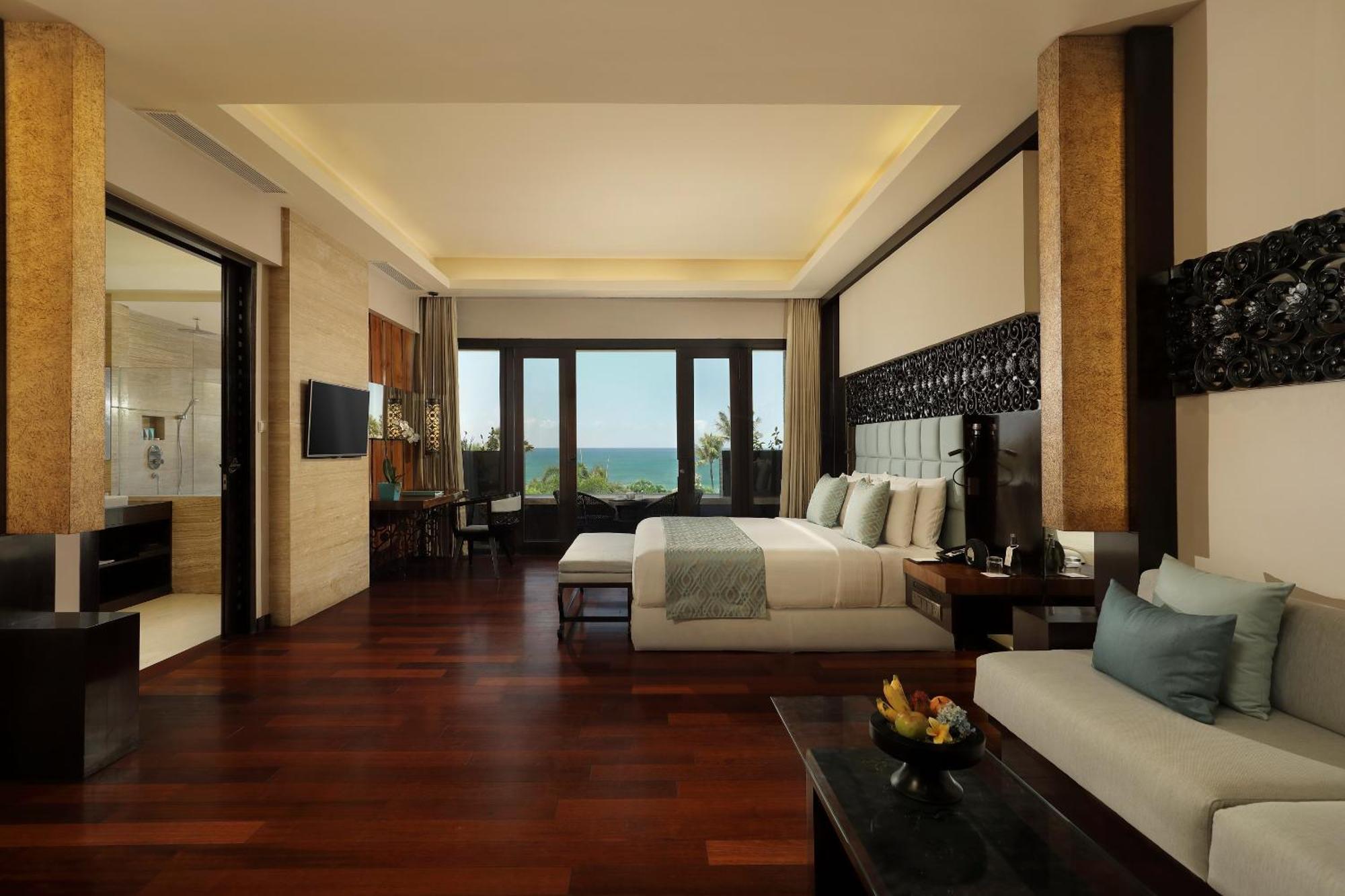 Ocean Suite Jacuzzi
